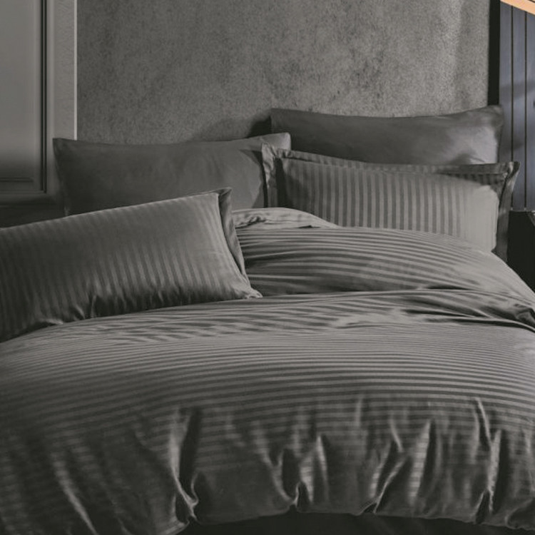 رو تختی هتلی دو نفره ترک قابل شستشو نوار دوزی کامل دوخت CNC سی ان سی در رنگ های متنوع رنگ توسی دو رو میباشد، یک رو توسی روشن و یک رو توسی تیره